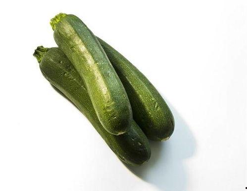 减肥期间吃角瓜好吗,角瓜成为健康饮食佳选？揭秘其营养价值与减肥效果