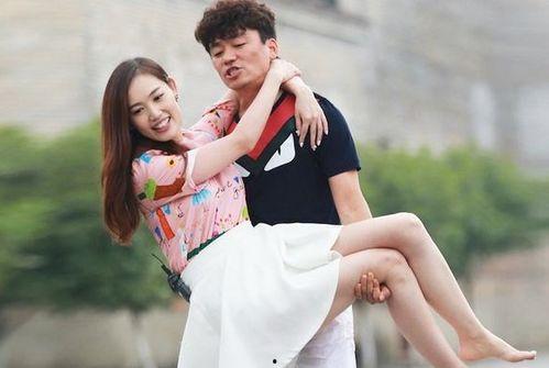 男友吃瓜和闺蜜吃瓜的故事,男友与闺蜜的吃瓜奇遇记