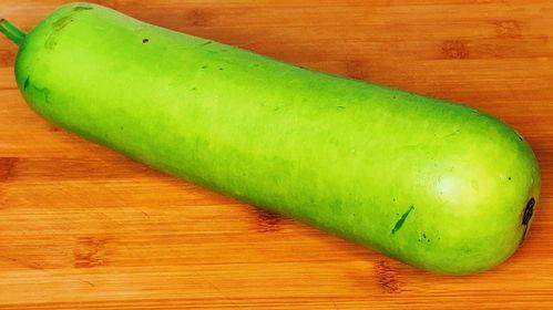 吃付瓜削皮吗,削皮还是直接啃？揭秘瓜果食用小常识